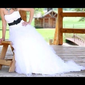David’s Bridal Wedding Dress, Size 2